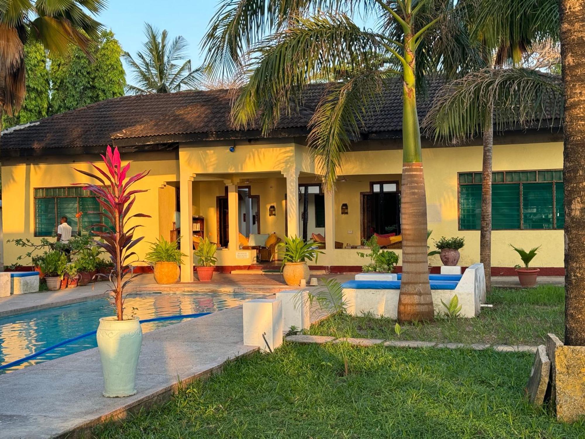 Sawa Sawa Beach House Msambweni ภายนอก รูปภาพ